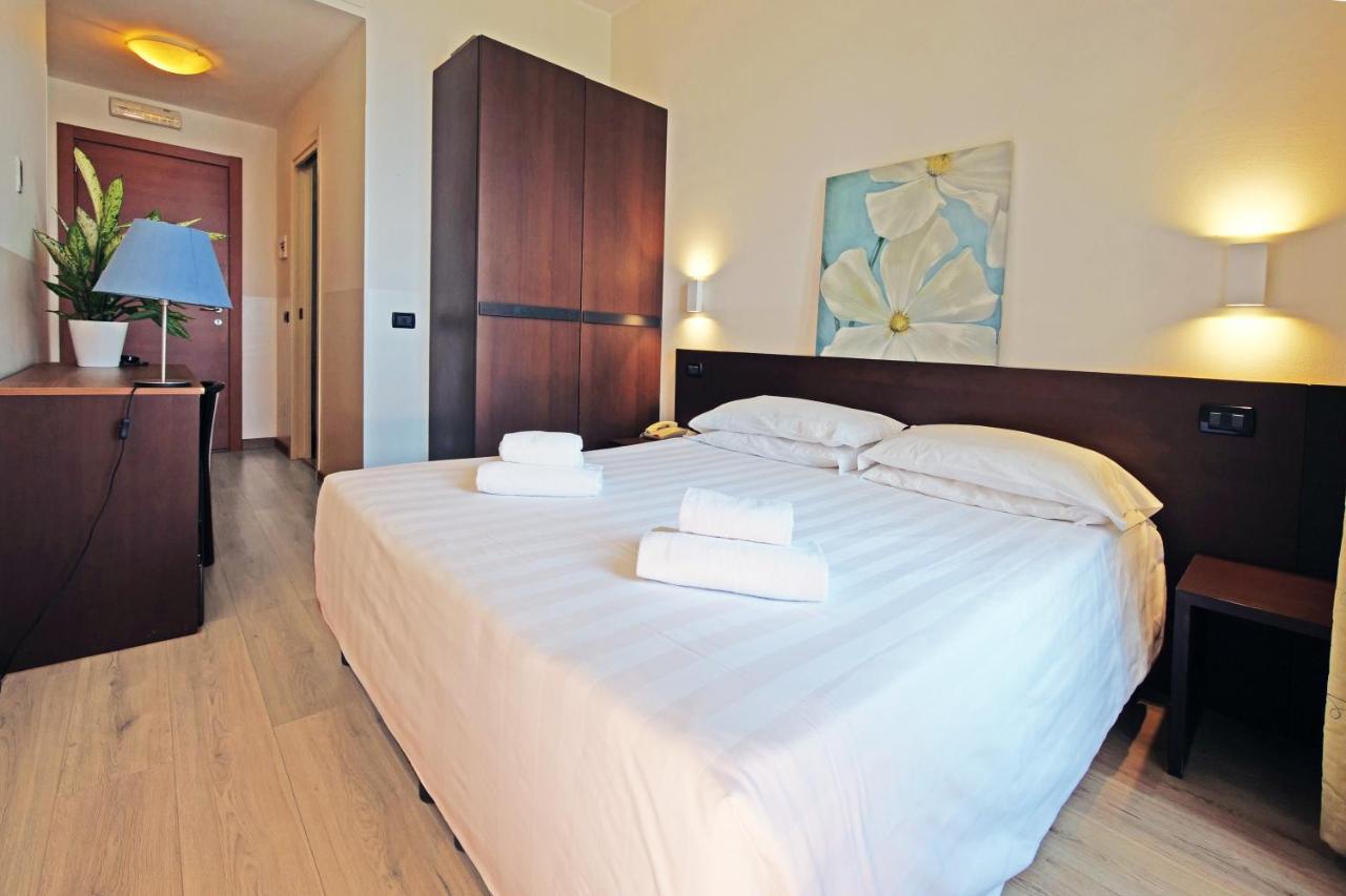 Hotel Corallo إمبيريا المظهر الخارجي الصورة