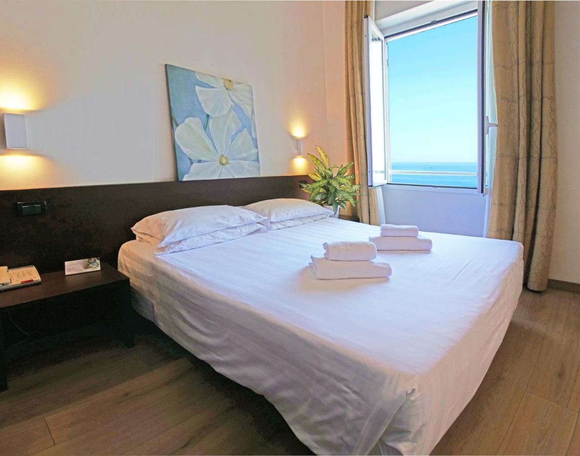 Hotel Corallo إمبيريا المظهر الخارجي الصورة