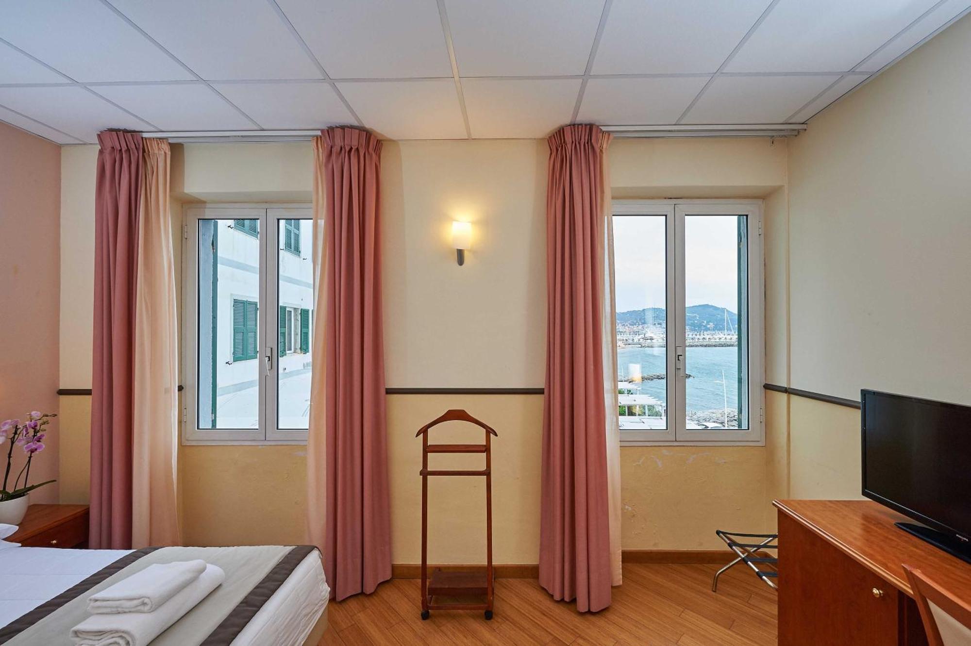 Hotel Corallo إمبيريا الغرفة الصورة