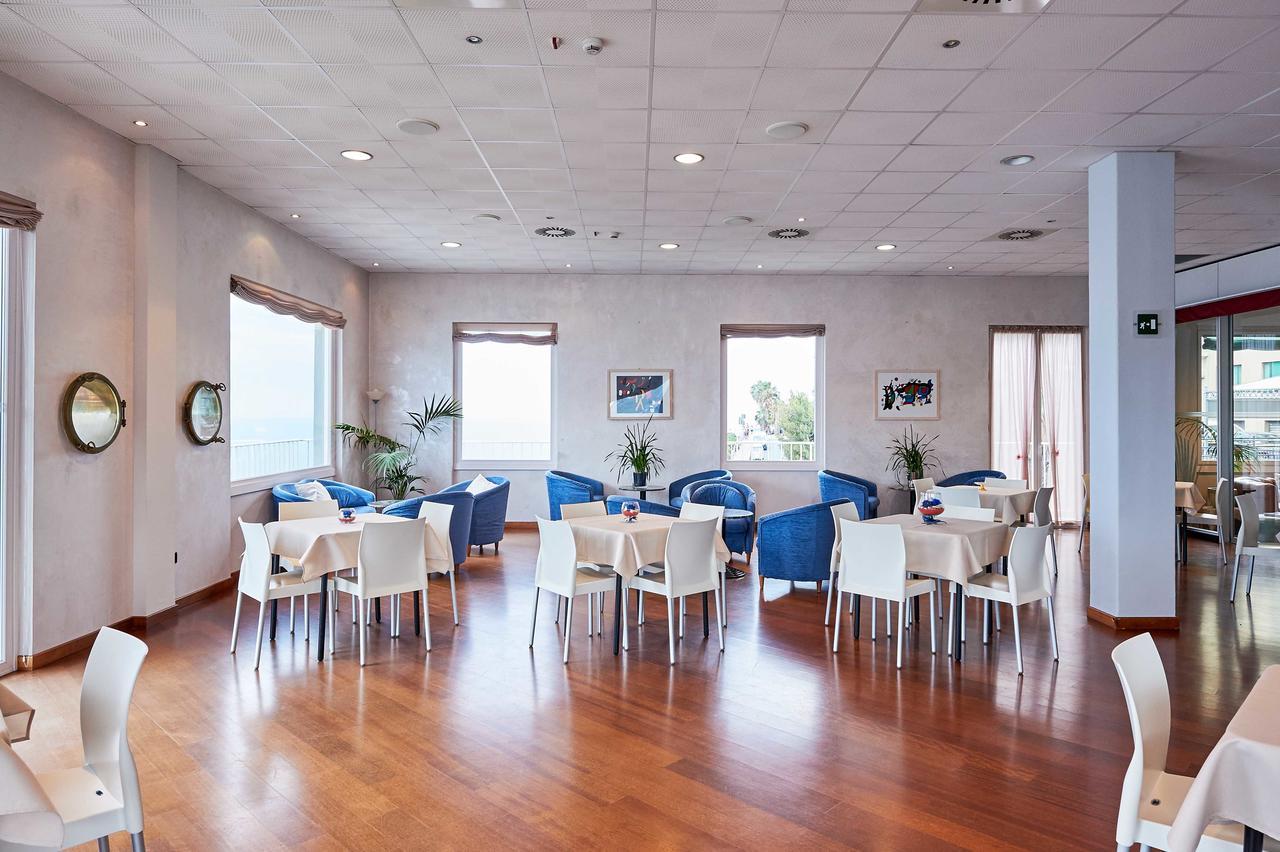 Hotel Corallo إمبيريا المظهر الخارجي الصورة