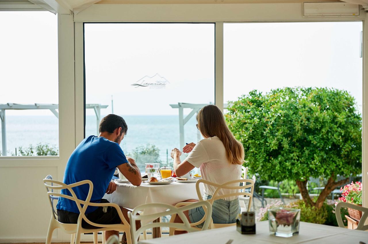 Hotel Corallo إمبيريا المظهر الخارجي الصورة